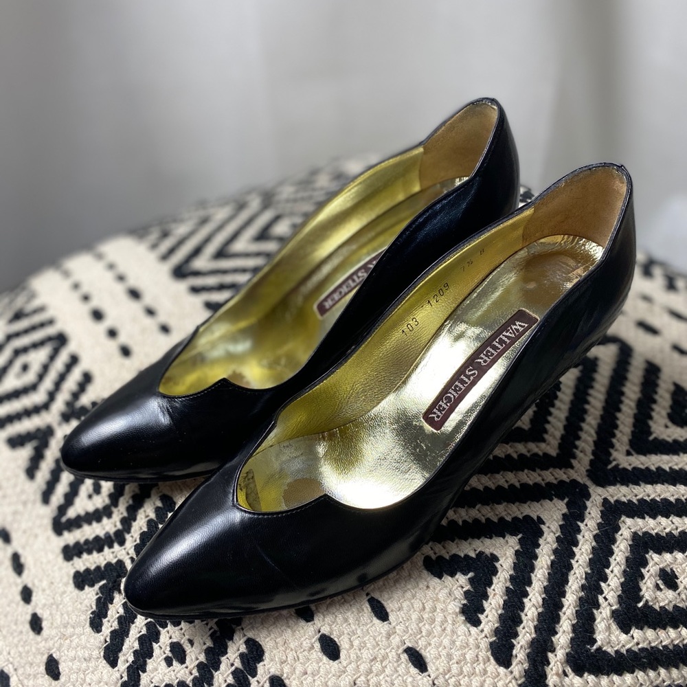 Vintage WALTER STEIGER pumps.